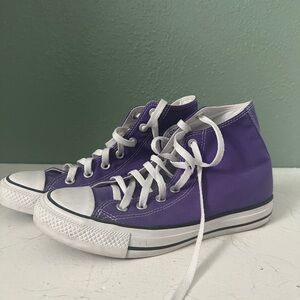 Men's purple hightop converse